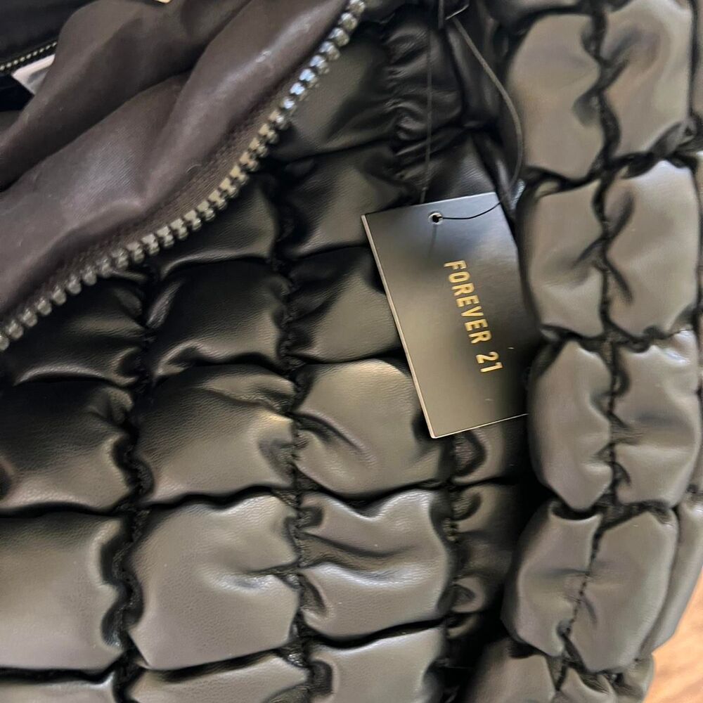 Forever 21 Large Women's Black Puffer Bag Brand new With Tags! - Picture 5 of 7